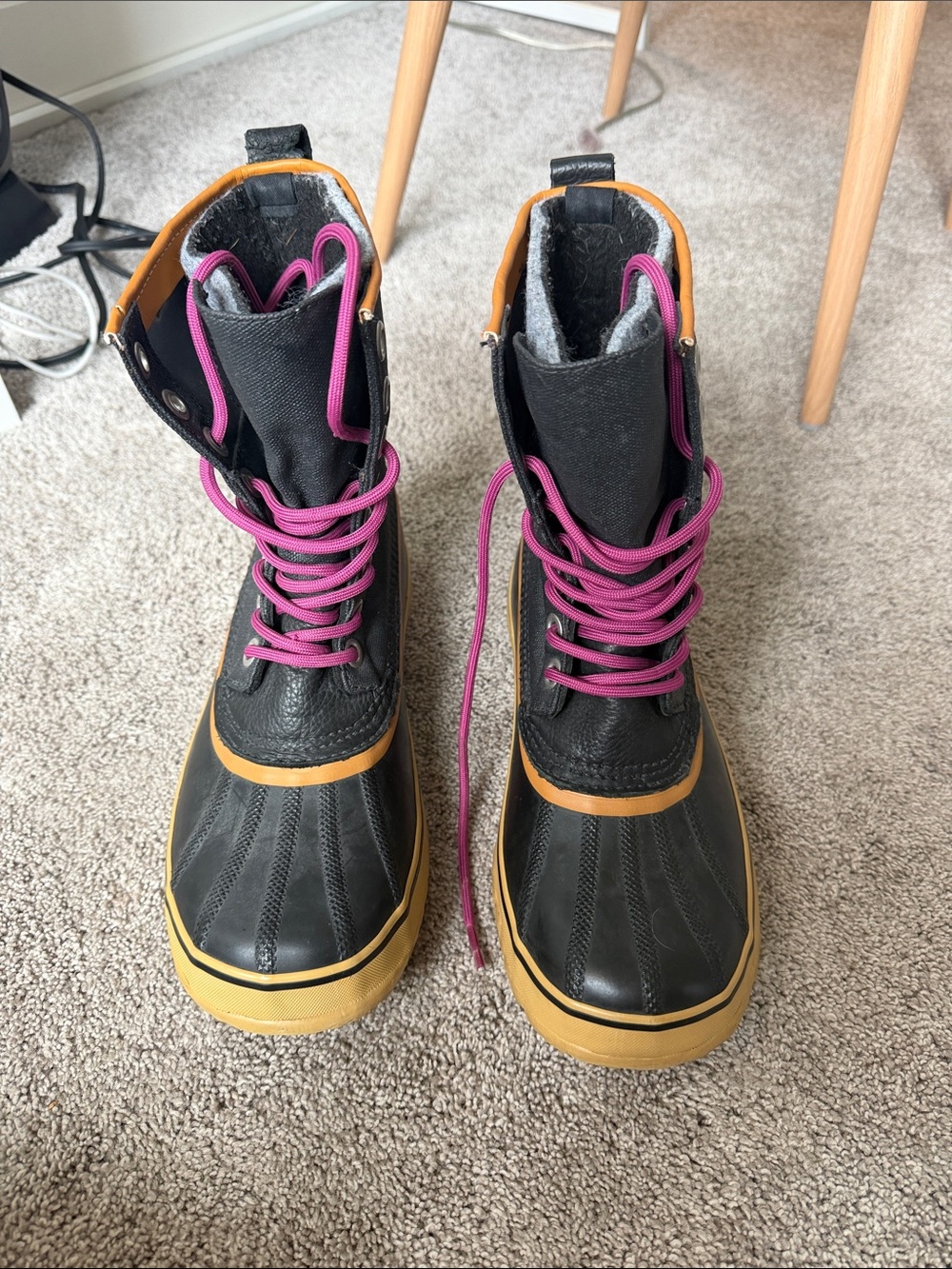 Sorel Waterproof Women's Black Duck Boots with Pink Laces Size 9